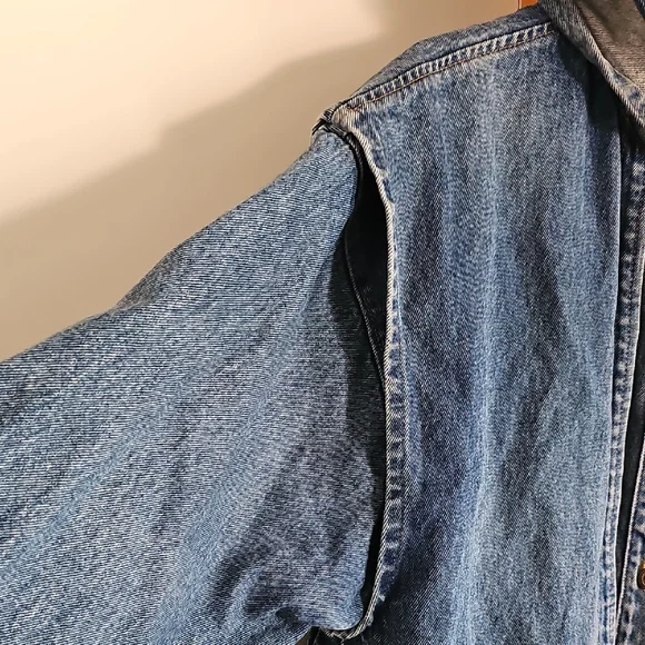 Classic Blue Denim Hooded Jacket - Picture 3 of 10